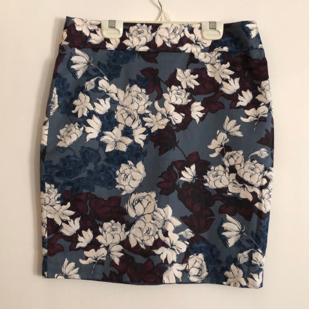Floral print skirt